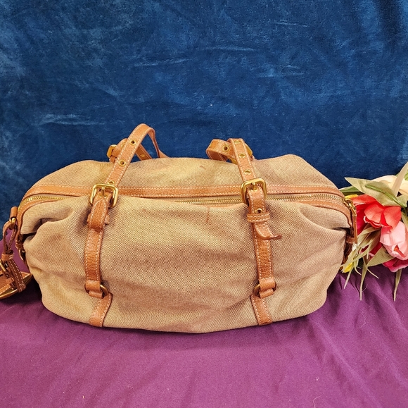 🔹️FINAL SALE 🔹️ Authentic Prada Shoulder Bag - Picture 3 of 10